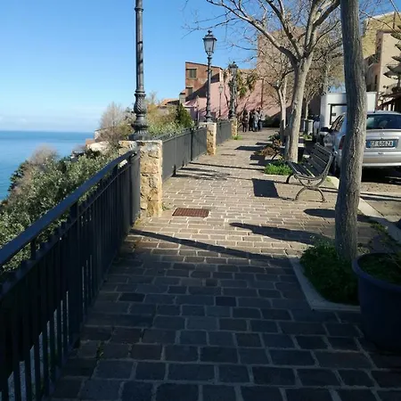 Casa Vacanza Sul Mare بيت للعطل تْشيفالو